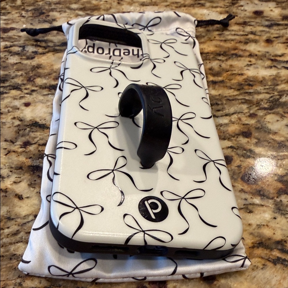 Loopy Case Black and White Bow Pattern